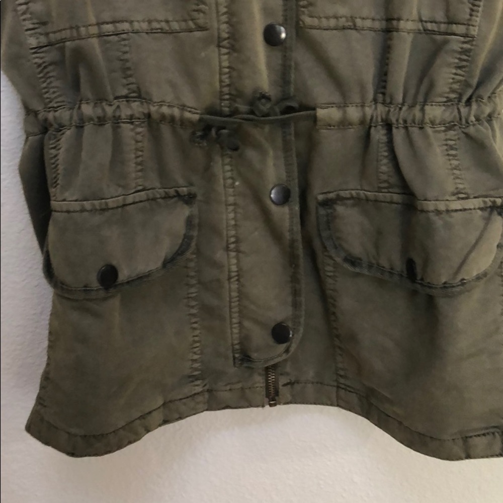 Utility vest - Picture 4 of 4
